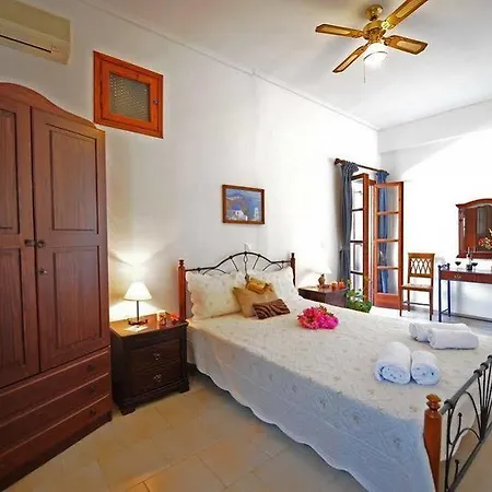 Philoxenia Перисса