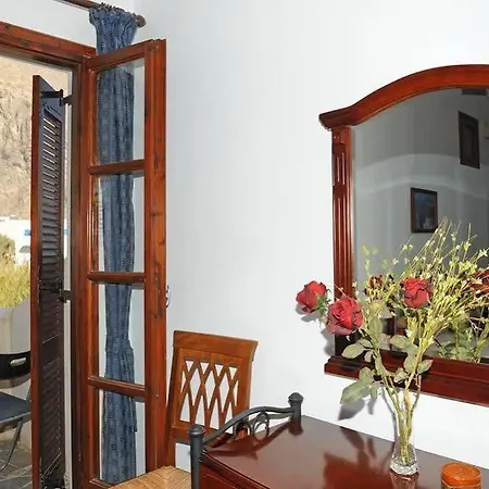 Philoxenia Hotel Perissa (Santorini)