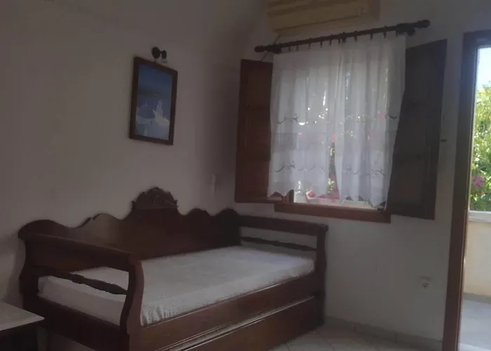 Отель Philoxenia 3*