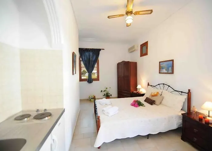 Hotel Philoxenia Perissa (Santorini)